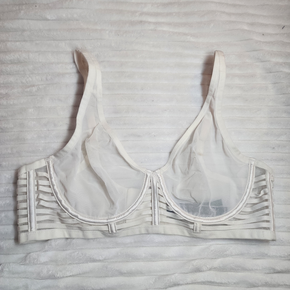 Victorias Secret Elegant Sheer White Bra